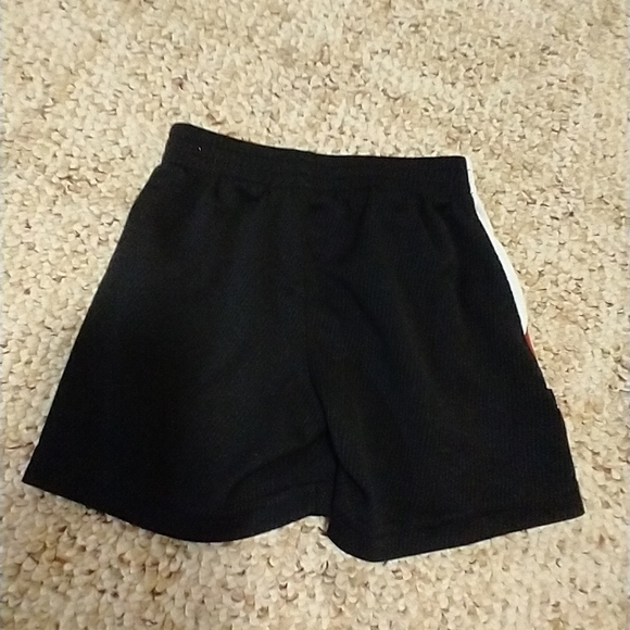 Size 18 Months Air Jordan baby boys black white an red basketball shorts - Picture 6 of 10